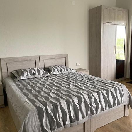Apartment Comfort In Урекі Екстер'єр фото