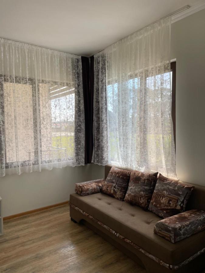 Apartment Comfort In Урекі Екстер'єр фото